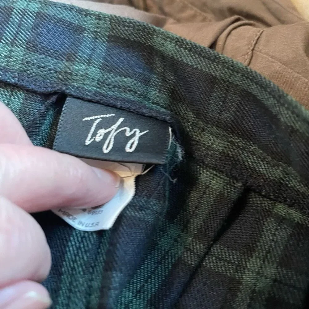 Vintage Tofy size 10 pleated plaid Scottish-Ireland skirt